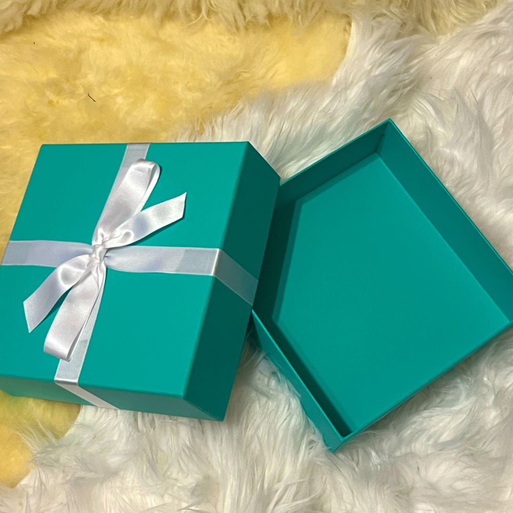 Tiffany & Co perfume box